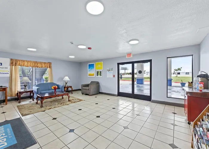 Days Inn By Wyndham Mckinney