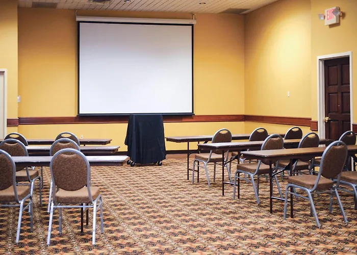 Quality Inn & Suites Ames Conference Center Near Isu Campus