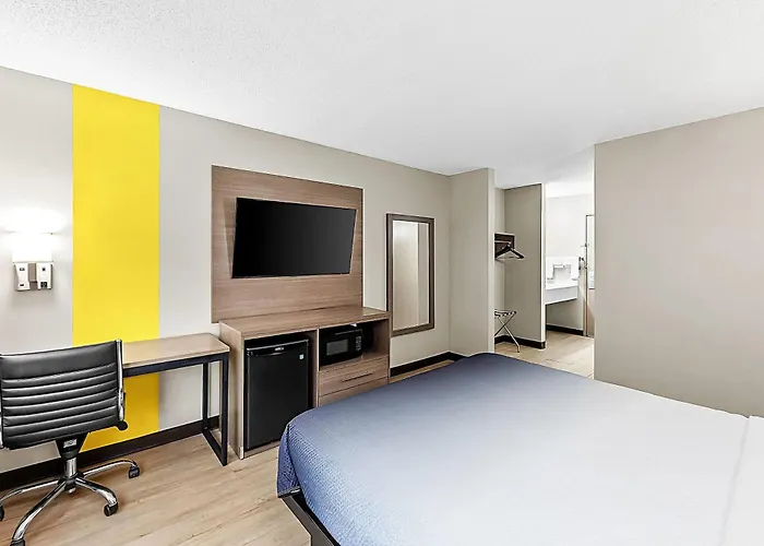 Super 8 By Wyndham Marston