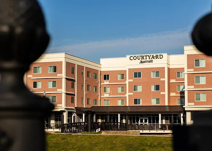 Courtyard By Marriott Rome