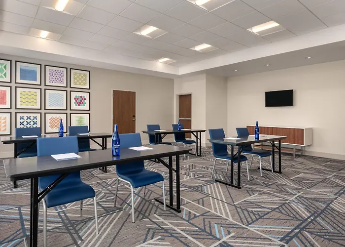 Holiday Inn Express Queensbury-Lake George Area By Ihg