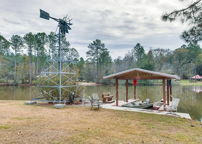 Georgia Farmhouse: Lake Access, Private Beach