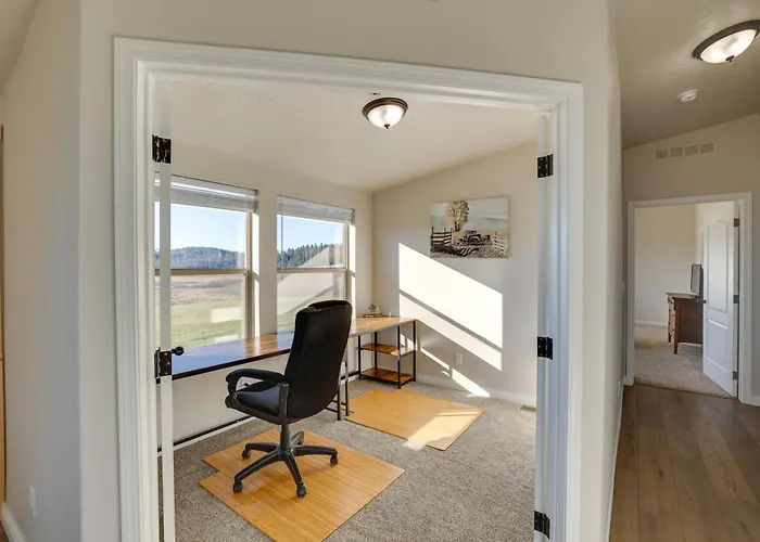 Peaceful Deary Vacation Rental W/ Deck & Views!