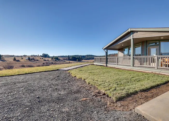 Peaceful Deary Vacation Rental W/ Deck & Views!