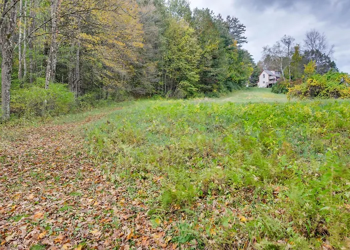Charming Putney Home: Porch, Grill & Hiking Trails