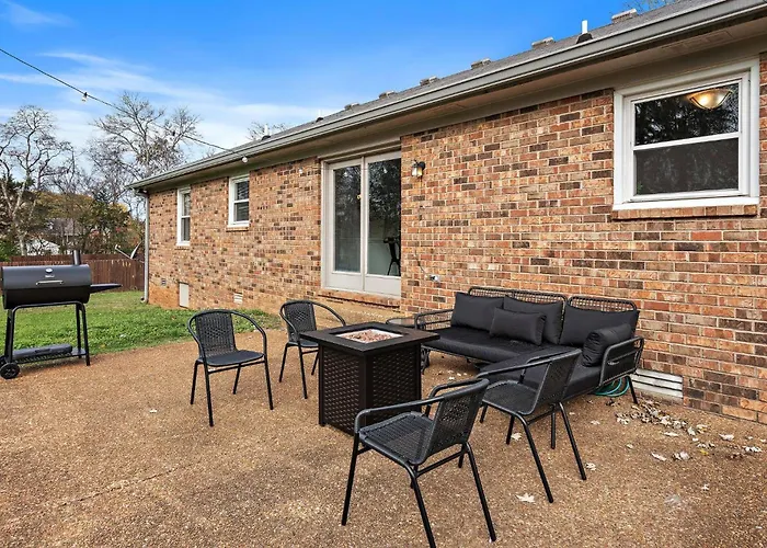 *New* Cozy / Near Mtsu / Getaway ~ Sleeps 8+