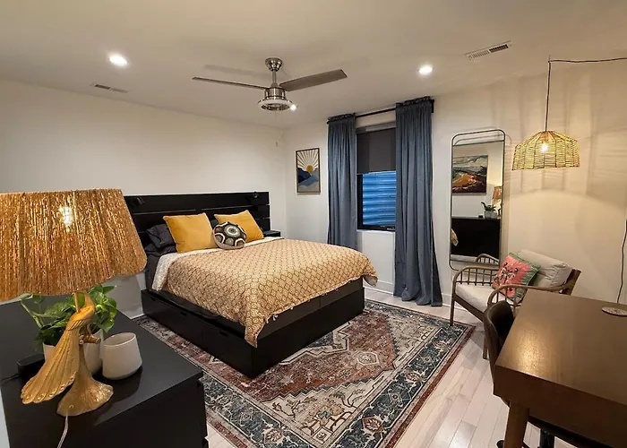 Cozy Old Town Apartment