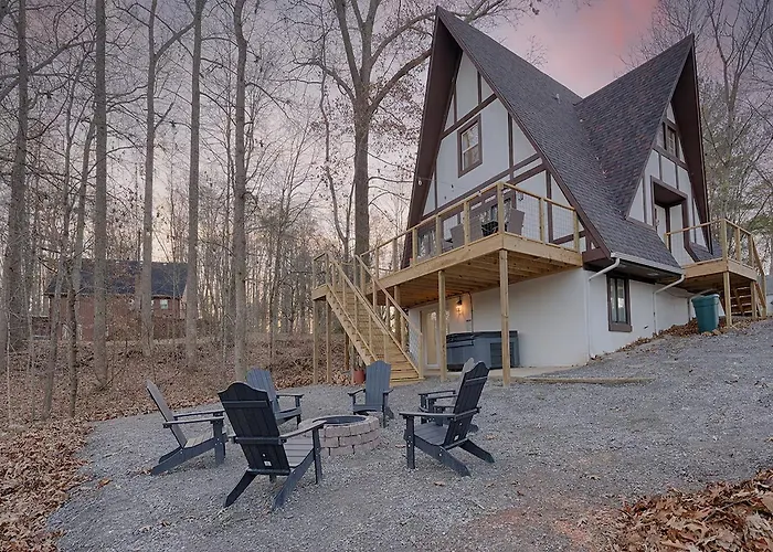Lake Cumberland Cabin - Spa, Firepit, Scenic Views