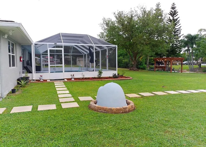 Villa Varona Resort, Heated Pool, Ping-Pong, Pool Table, Fire Pit And Pergola