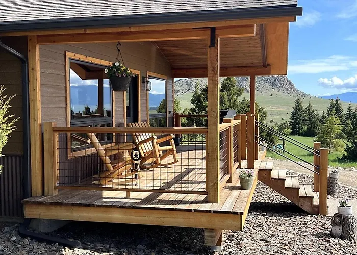 Charming Cabin With Mountain Views Near Madison River In Ennis, Montana