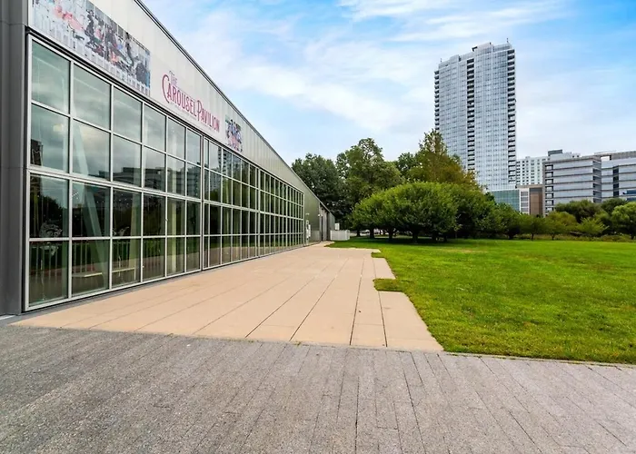 Family-Friendly 4 Bed 3 Bath Downtown Delight