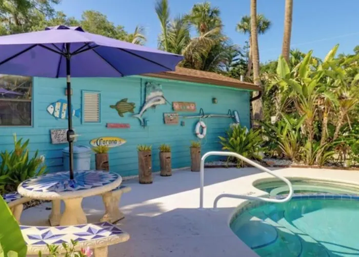 Vibrant Sunsets And Lush Landscaping On Lake Okeechobee
