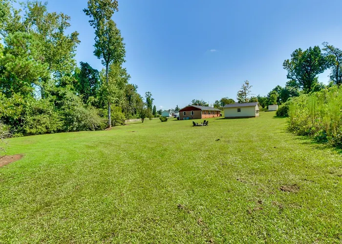8 Mi To Clemson: Peaceful Family Home W/ Yard