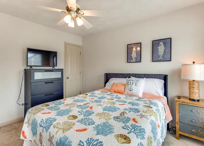Walk To East Beach: Apt W/ Outdoor Space
