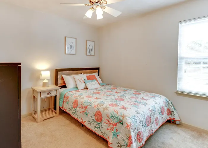 Walk To East Beach: Apt W/ Outdoor Space