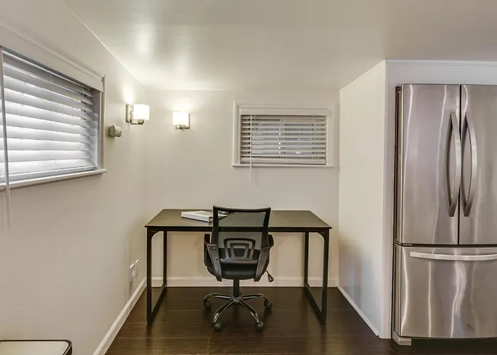 2 Mi To Ocean: Pet-Friendly Imperial Beach Retreat
