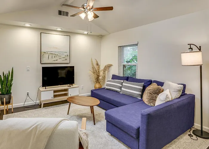2 Mi To Ocean: Pet-Friendly Imperial Beach Retreat