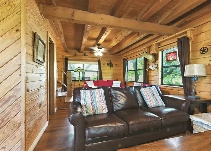 Frio Rivers Edge In The Heart Of Hill Country
