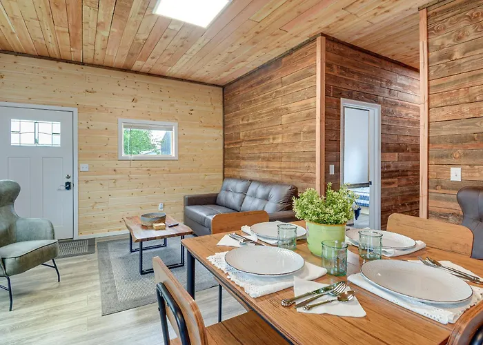 Near 'Twilight' Sites & Scenic Hikes: Forks Apt