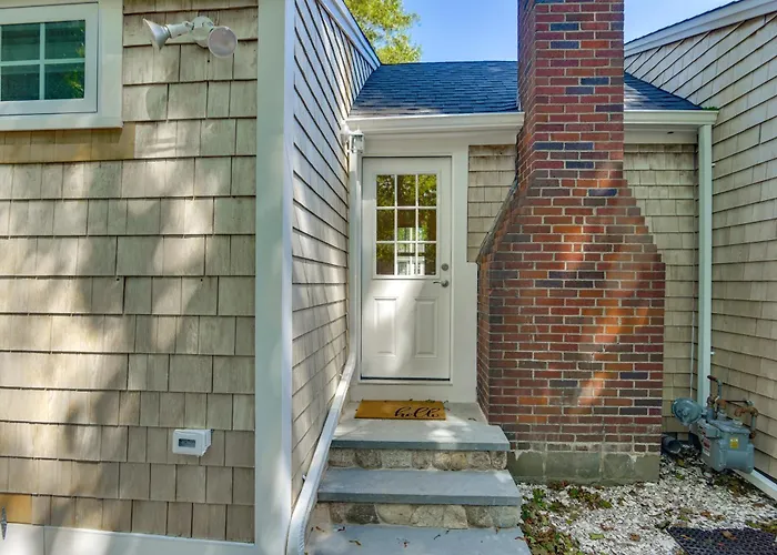 Osterville Gem Steps To Main St! Relax Fireside
