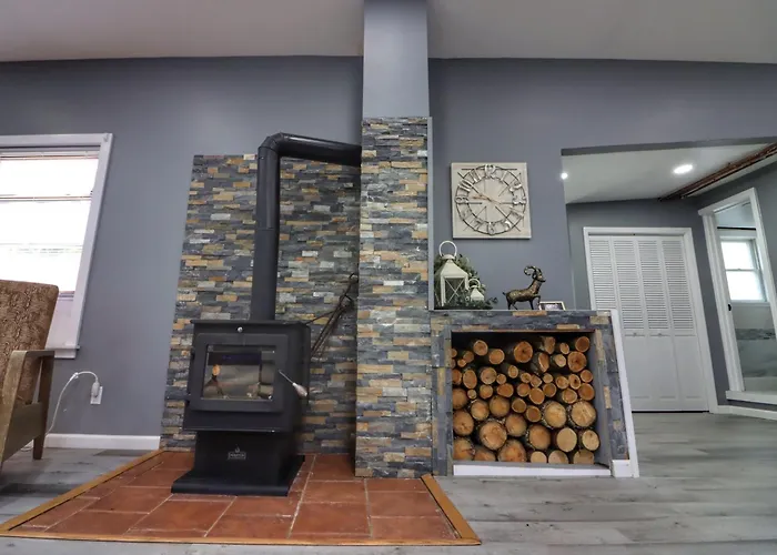 Luxurious 3 Bedroom, 3 Bathroom, Entire Home In Catskill