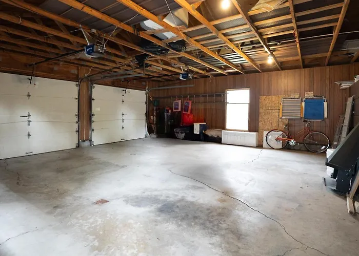 30 Day Rental - Walking Distance To Grand Haven