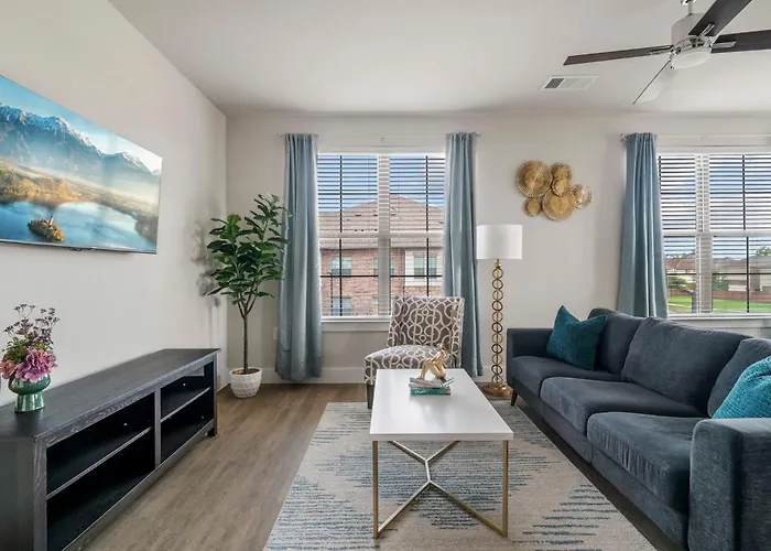 Serene Sienna 2 Bed 2 Bath Apt Near Ft Bend Tollway