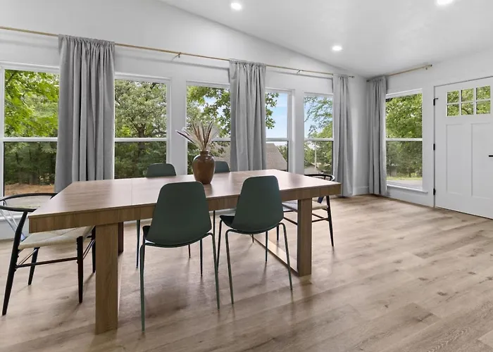 Casa Verde, Updated Home With 3 Beds, 1.5 Baths, Sleeps 6
