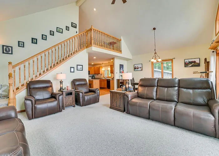 < 2 Mi To Brimley State Park: Lake Superior Home