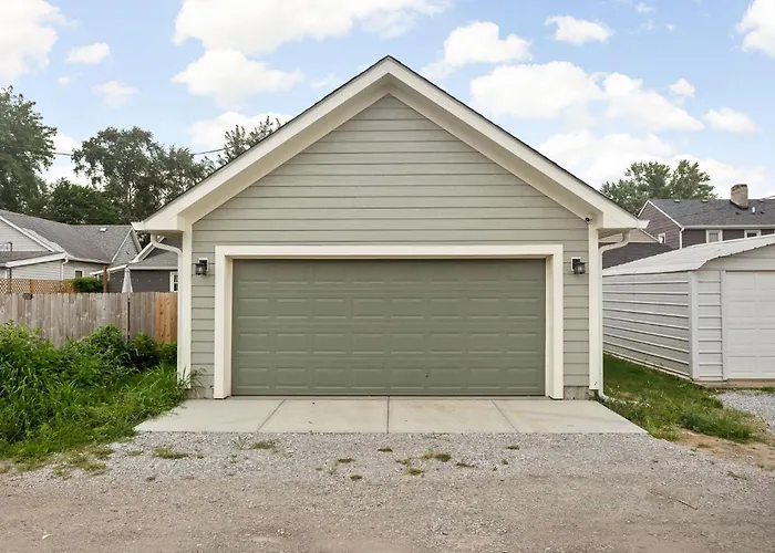Luxury Retreat Near Downtown