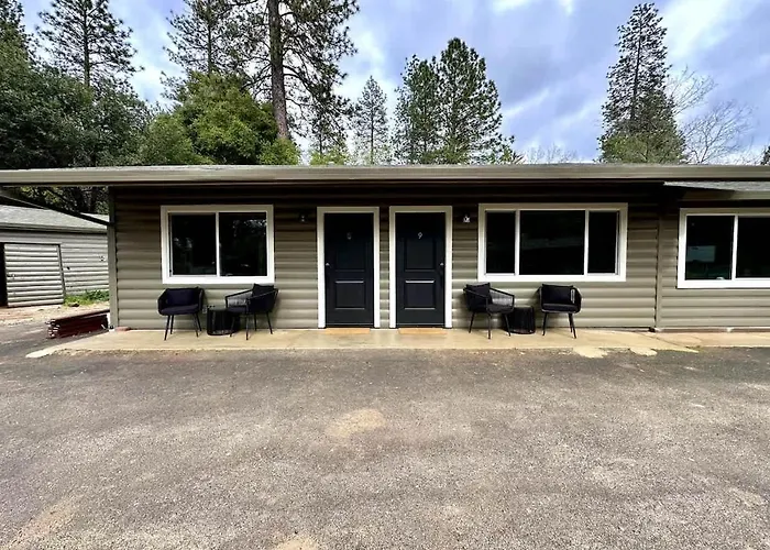 Columbia Cabins Cabin 8