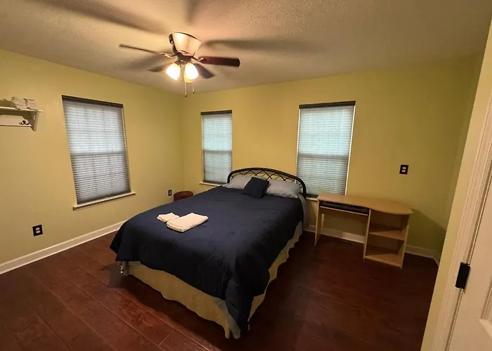 Evans-5Bd, 4Bh, Ac, Wifi, Pool