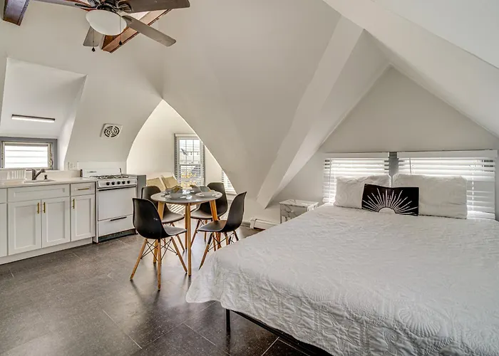 Steps To Beach: Couple'S Retreat In Ocean City!
