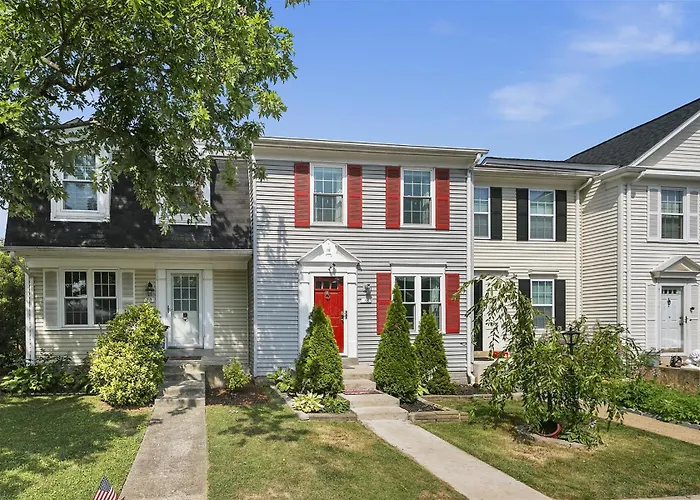 Townhome In No Va, Family Community, Pet Friendly, Fast Wifi
