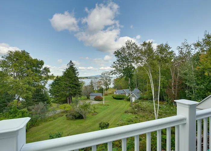 Beachfront Brooklin Studio With Private Balcony!