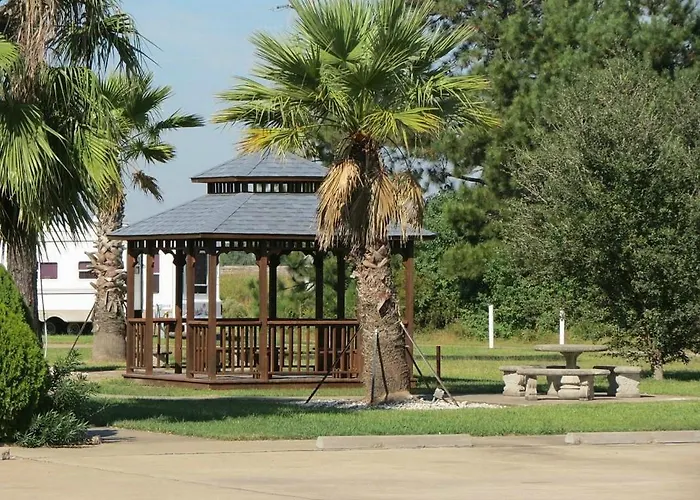Winnie Inn Suites & Rv Park
