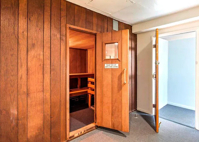 Golden Sands 609