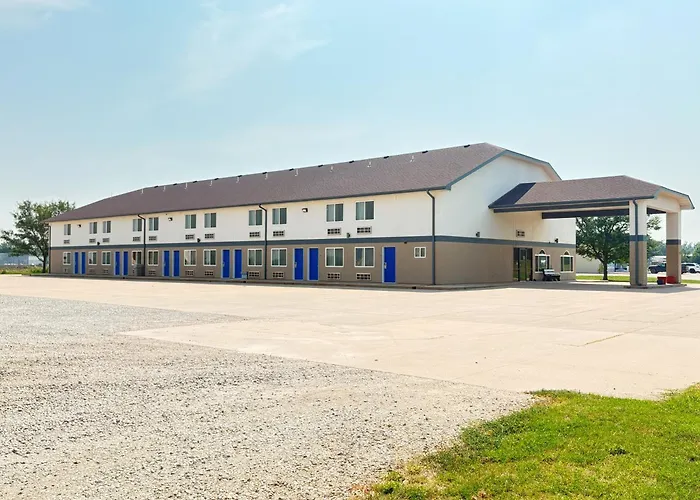 Larned Inn & Suites