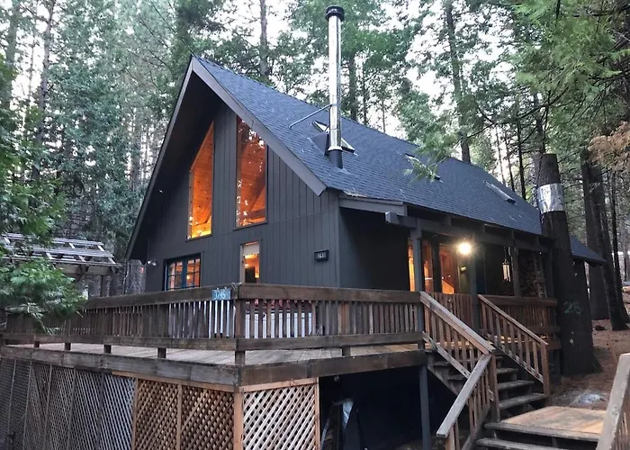 Cozy Chic Chalet - Enchanting & Fun Family Retreat - Hot Tub & Fire Pit - Dog Friendly
