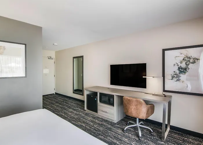 Hourglass Hotel, Trademark Collection By Wyndham