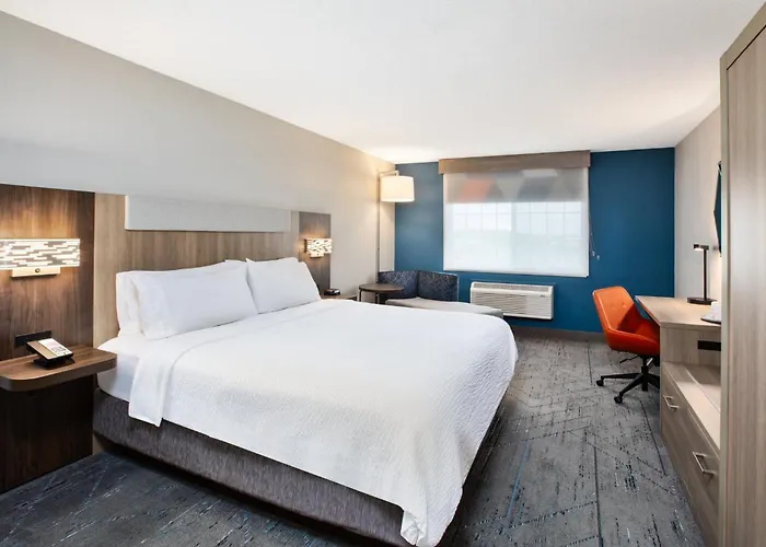 Holiday Inn Express Hotel & Suites Defiance By Ihg