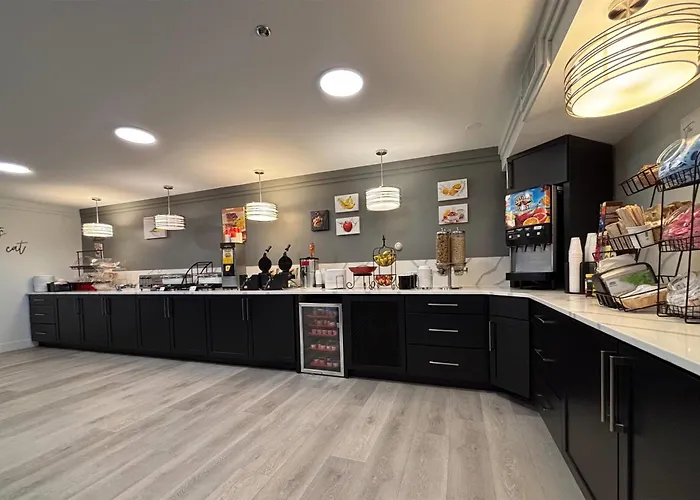 Ramada By Wyndham Springfield North