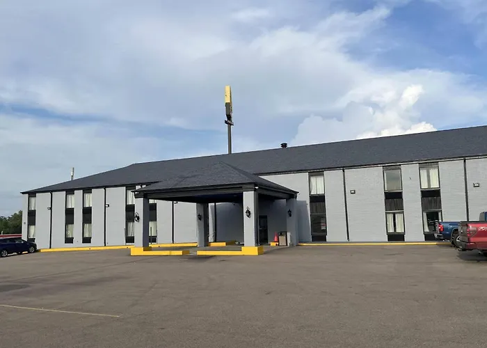 Days Inn & Suites By Wyndham Bloomington/Normal Il