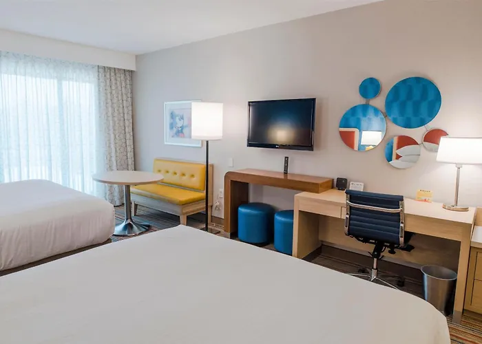 Howard Johnson By Wyndham Anaheim Hotel And Water Playground