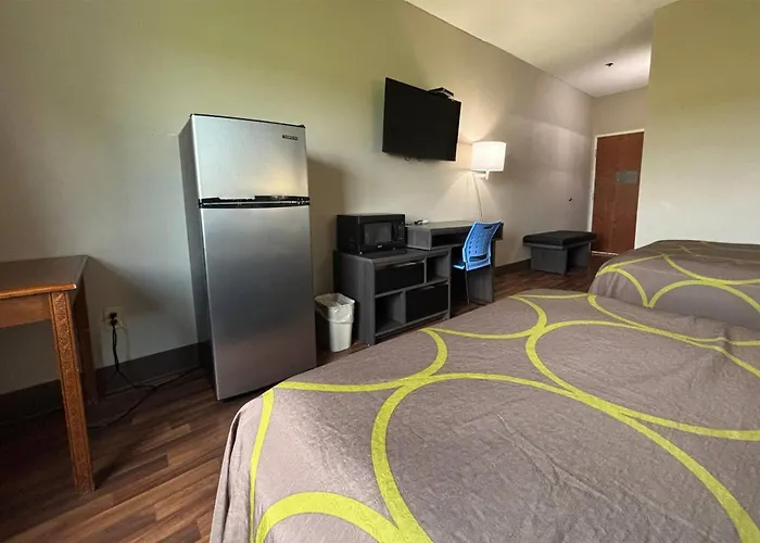 Super 8 By Wyndham Grayville
