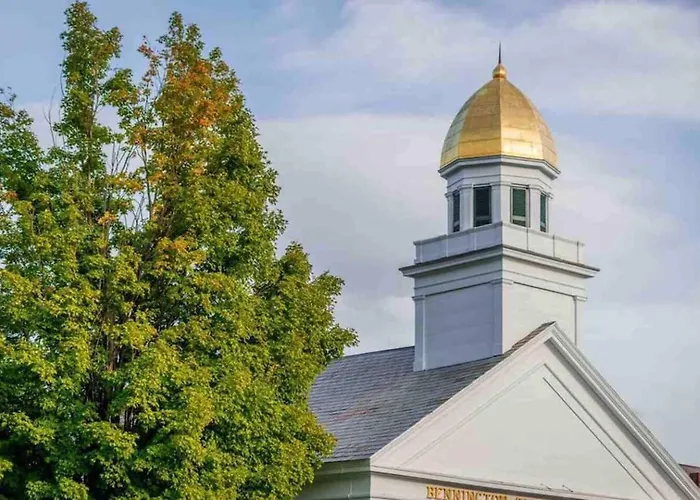 Beautifully Restored Home In Manchester Village