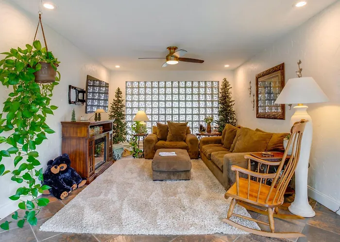 Modern Creekside Home: 9 Mi To Downtown Denver