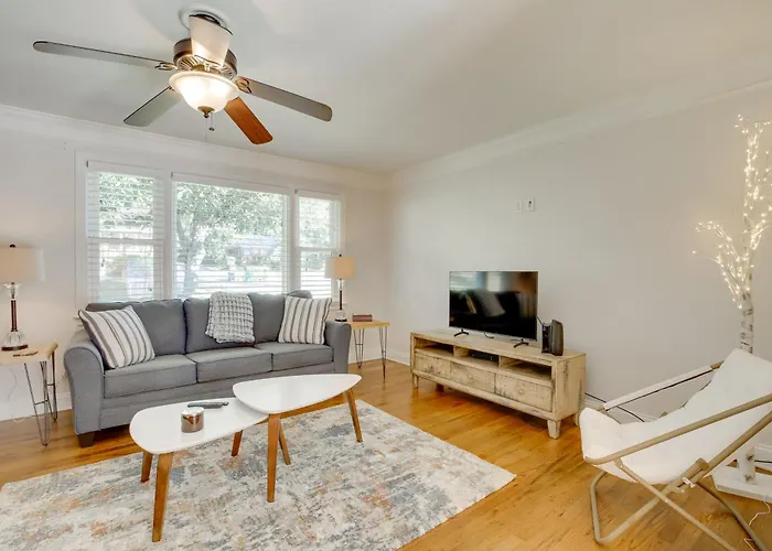Contemporary Athens Home < 2 Miles To Uga!
