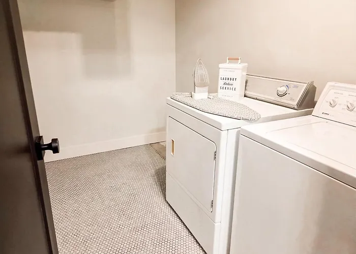 Cozy And Spacious Home In Ogden