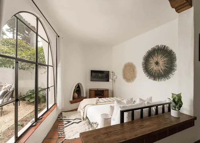 Cozy New - Casa Blanca Suite B1
